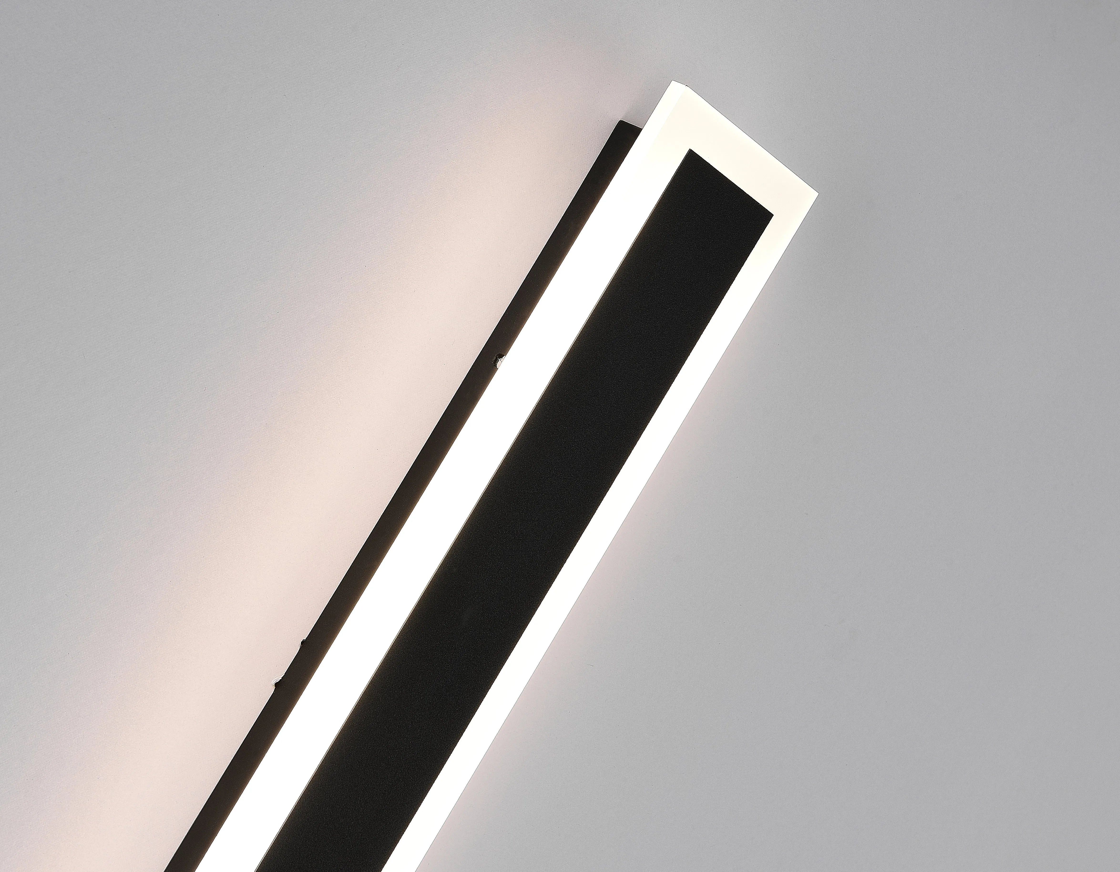 Black Outdoor Wall Light Linear Edge Metal & Acrylic Led