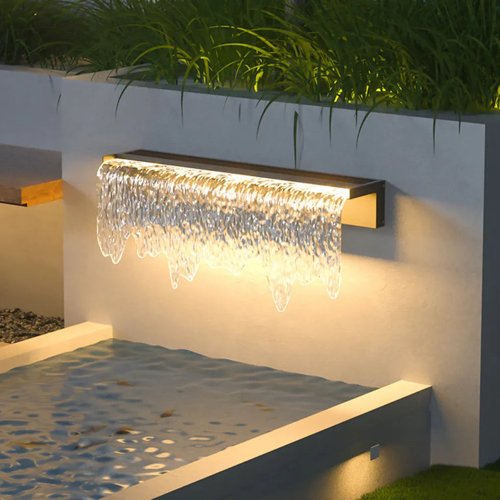 Black Solar Hybrid Isaac Metal & Acrylic Warm White Ip65 Led Outdoor