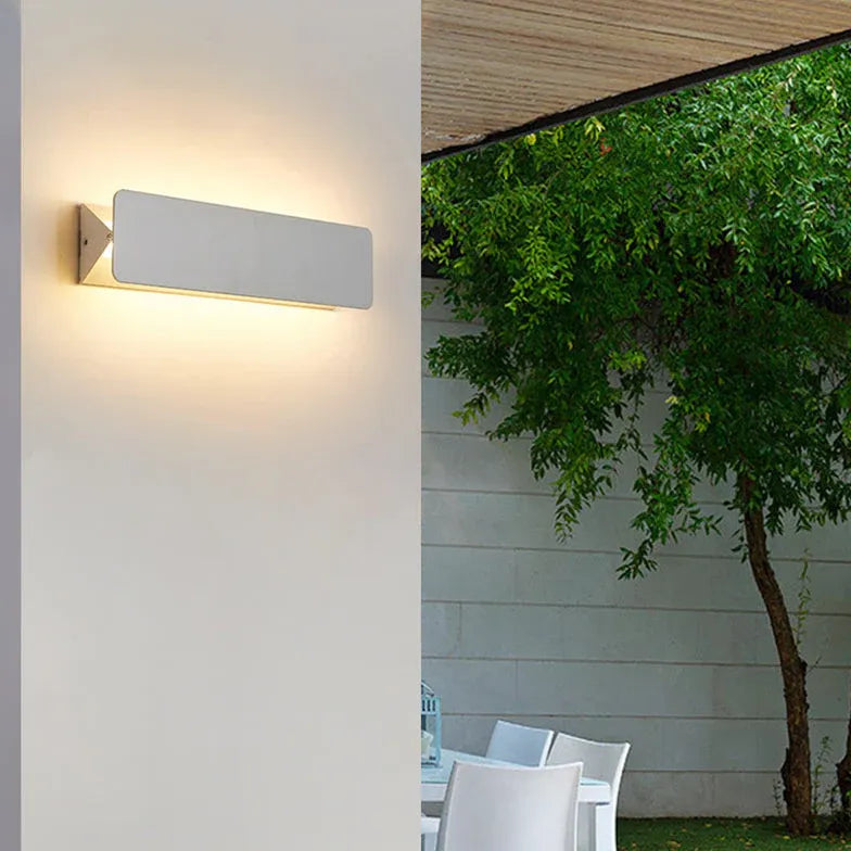 White Flush Wall Light Orr Metal Led