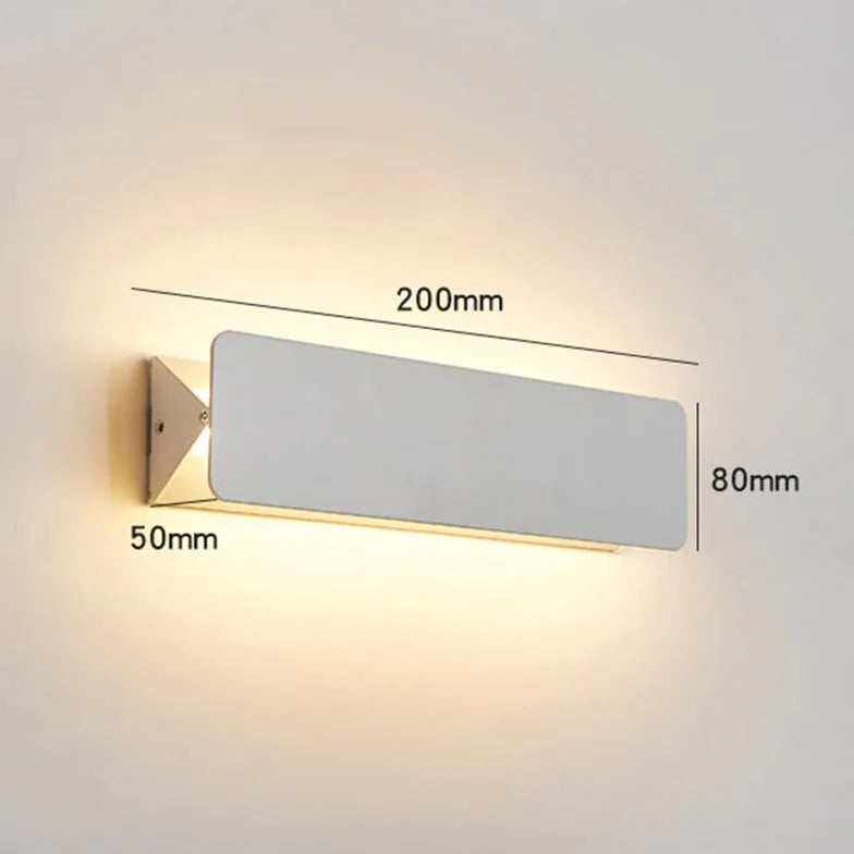 White Flush Wall Light Orr Metal Led