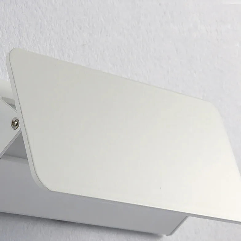 White Flush Wall Light Orr Metal Led