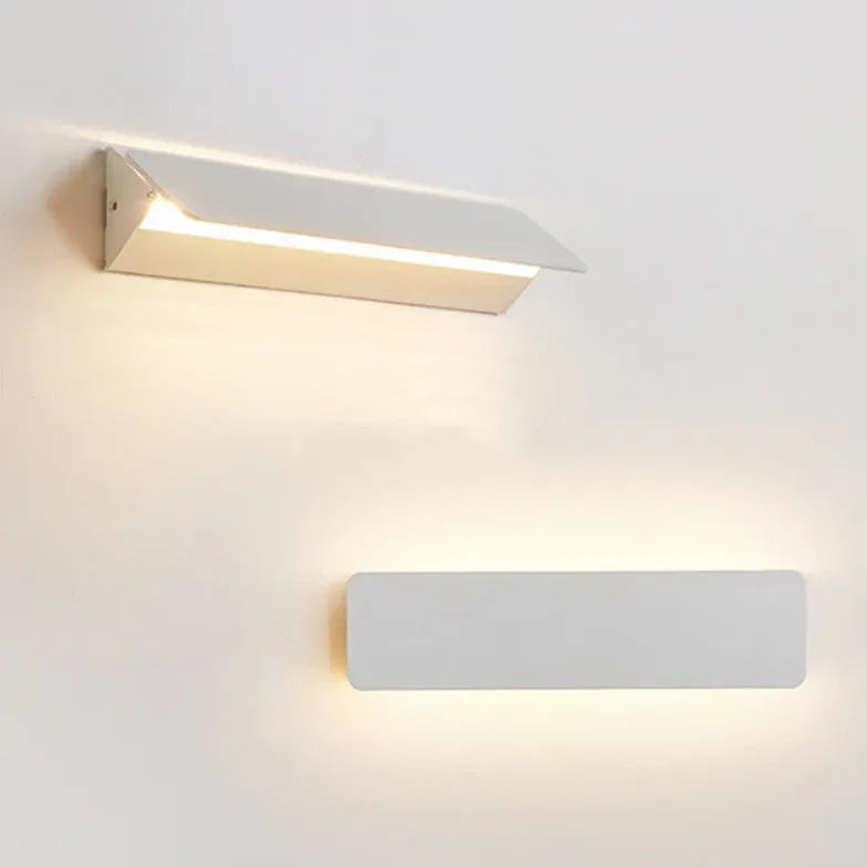 White Flush Wall Light Orr Metal Led