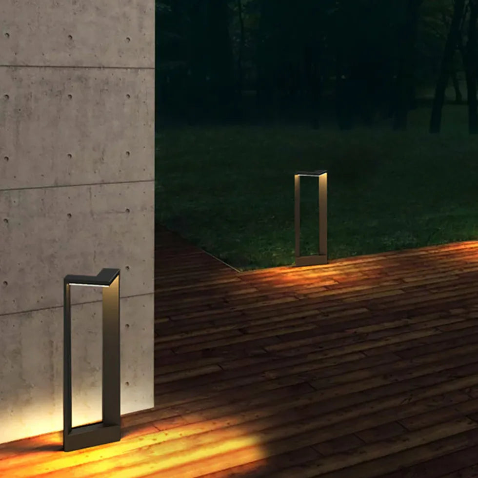 Black Post & Bollard Light Orr Metal & Acrylic Outdoor Ip65