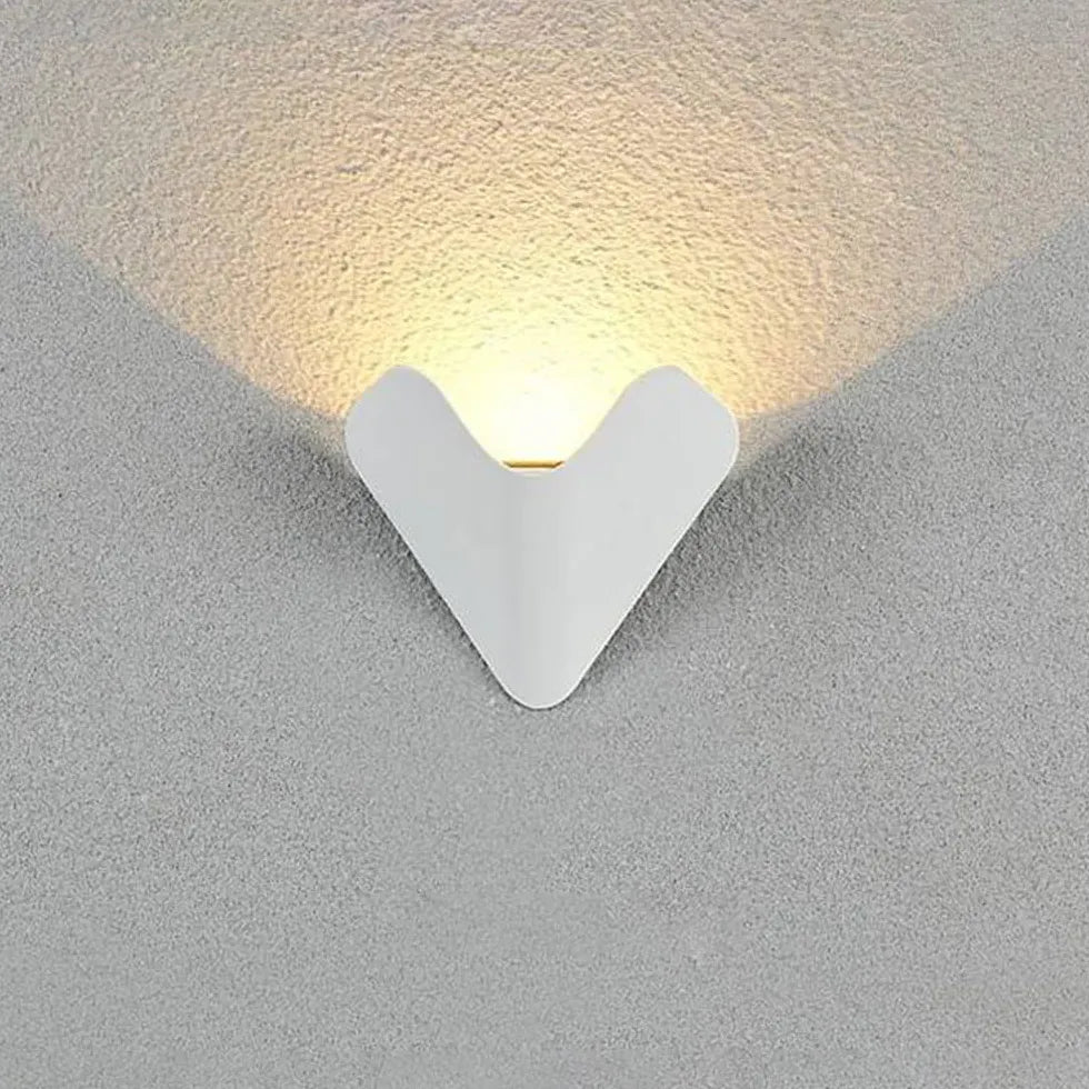 White Outdoor Wall Light Triangle Orr Aluminium Warm White