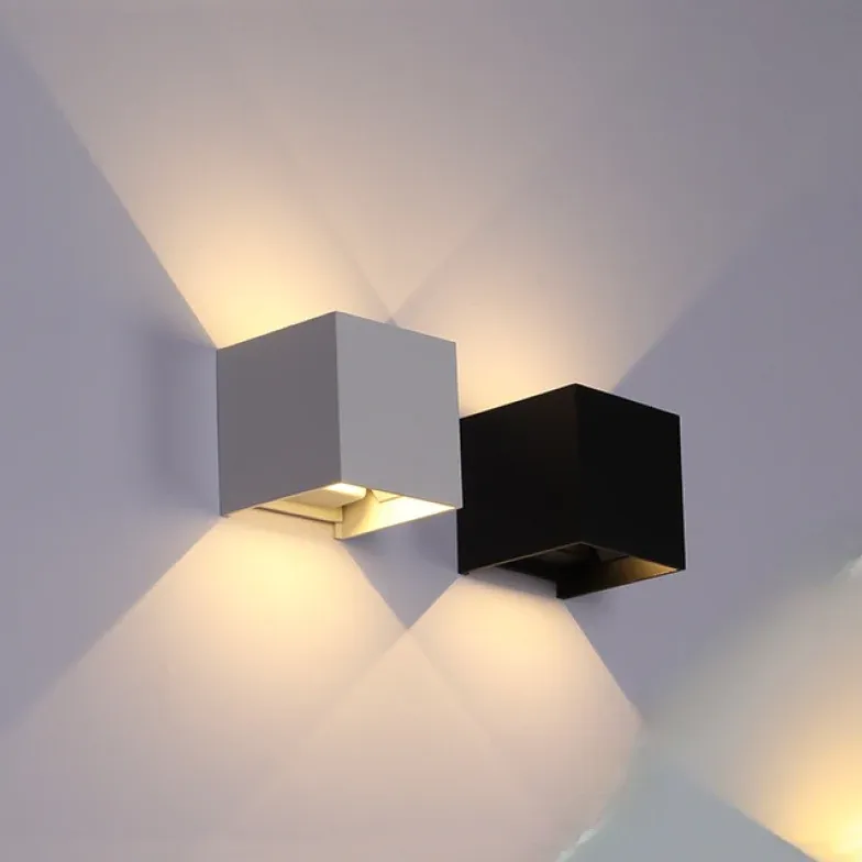 Black Up & Down Light Square Orr Metal Neutral Light