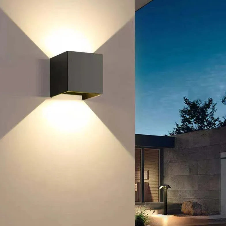 Black Up & Down Light Square Orr Metal Neutral Light